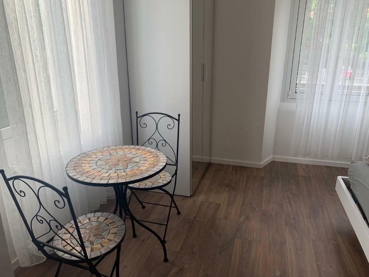 Ristorante Ferrovieri Bed & Breakfast Tenero-Contra ภายนอก รูปภาพ
